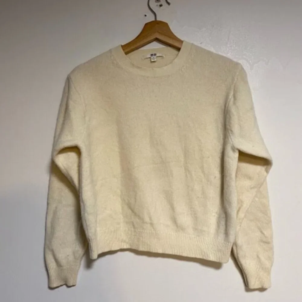 UNIQLO Cream Knit Crewneck Sweater – Size S - Picture 2 of 6